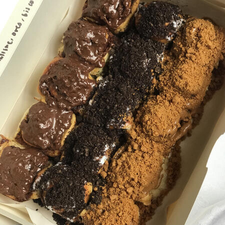 15pcs baby rolls with ovomaltine, oreo and biscoff toppings (RM32)